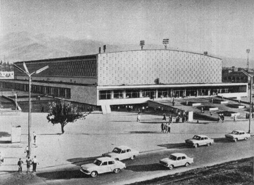 Дворец спорта. 1966. Архитекторы В.З. Кацев, С. Б. Матвеев и др.