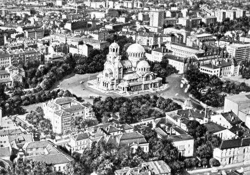 Болгария. София. В центре — собор Александра Невского.