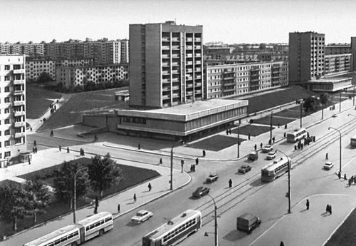 Новосибирск. Жилой массив на Красном проспекте. Завершен в 1969. Архитекторы А. А. Сабиров и М. И. Стародубов.